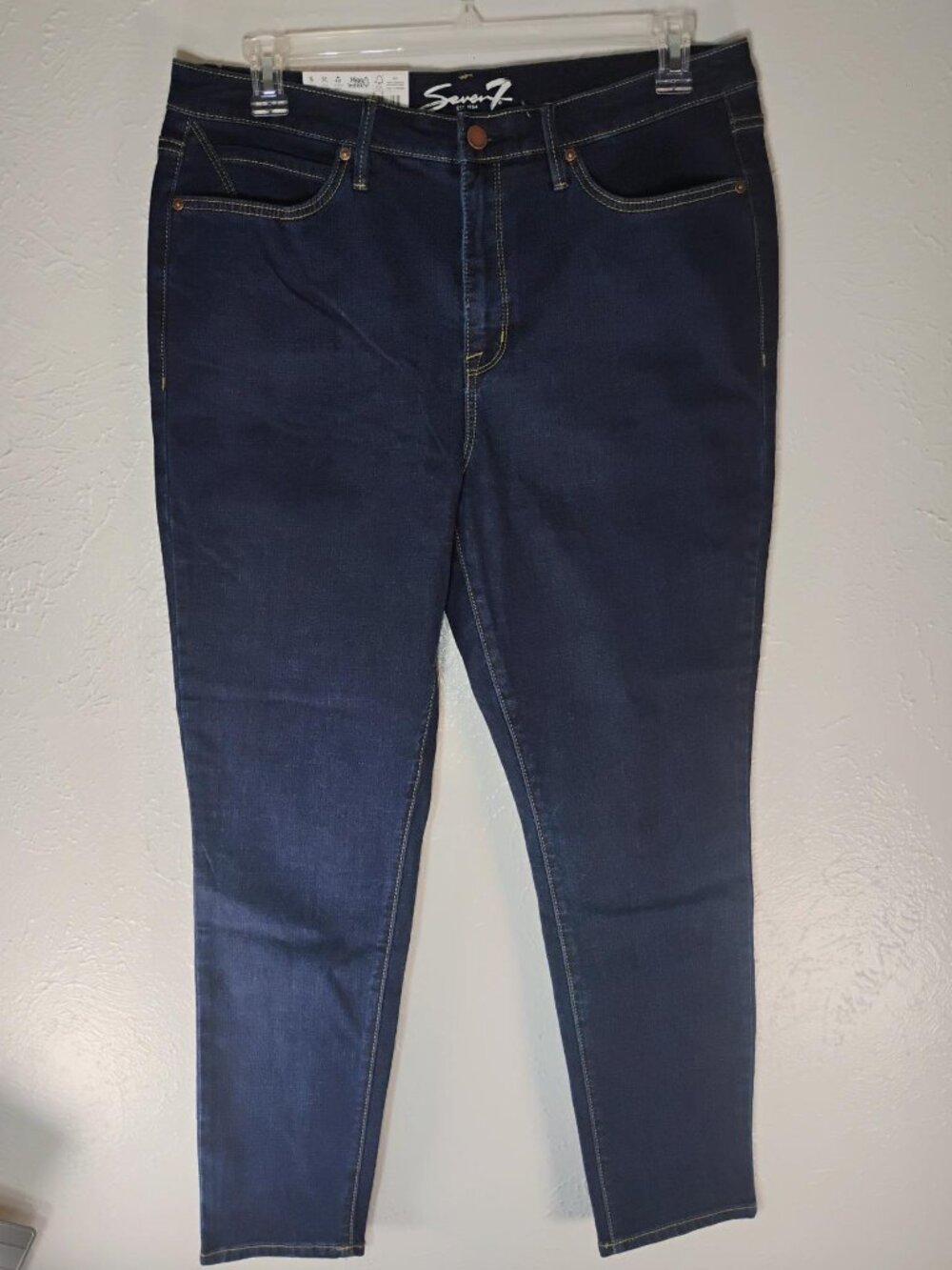 Seven7 Dark Wash Skinny Jeans Zipper Pockets Stretch NWT Size 14